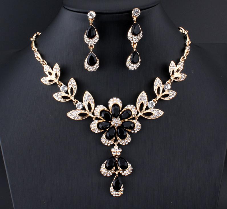 Luxury Elegant Juwelery Set For Woman and Ladies in Gold Red Golde Color Necklace and Earrnings