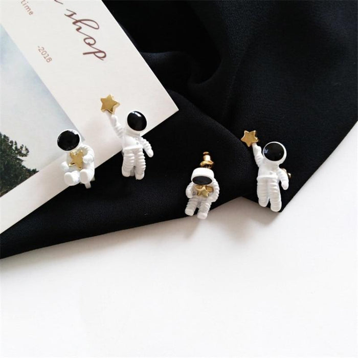 Luxury Astronaut Unique Pentagram Contracted Fashion Earrings  For Ladies and Women Elegant New Trend Style