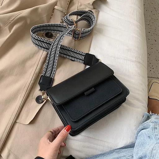 New Trendy Small Square Wide Shoulder Strap Lady Bag For Women And Girl Fashionable Casual Mobile Phone Bag And Wallet