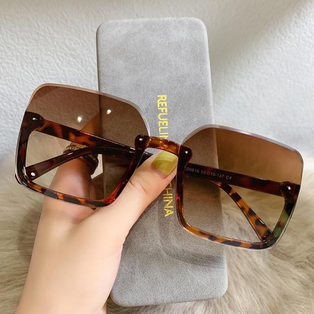 Fashion Design Women Square Sunglasses Big Frame Style Oversized Fashionable Sun Glasses For Men Popular Trendy Style Sunglasses UV400 Protection Sun Glasses