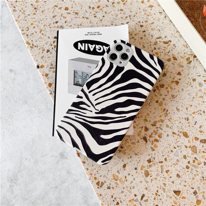 Luxury Leather Black White Zebra Pattern Phone Case for iPhone 13 12 11 14 Pro Max Xs Xr 7 14 plus Anti-fall Soft Silicone Back Cover Soft Slim Thin Luxury Shockproof Shiny Case for Girls and Women Zebra Print iPhone Case