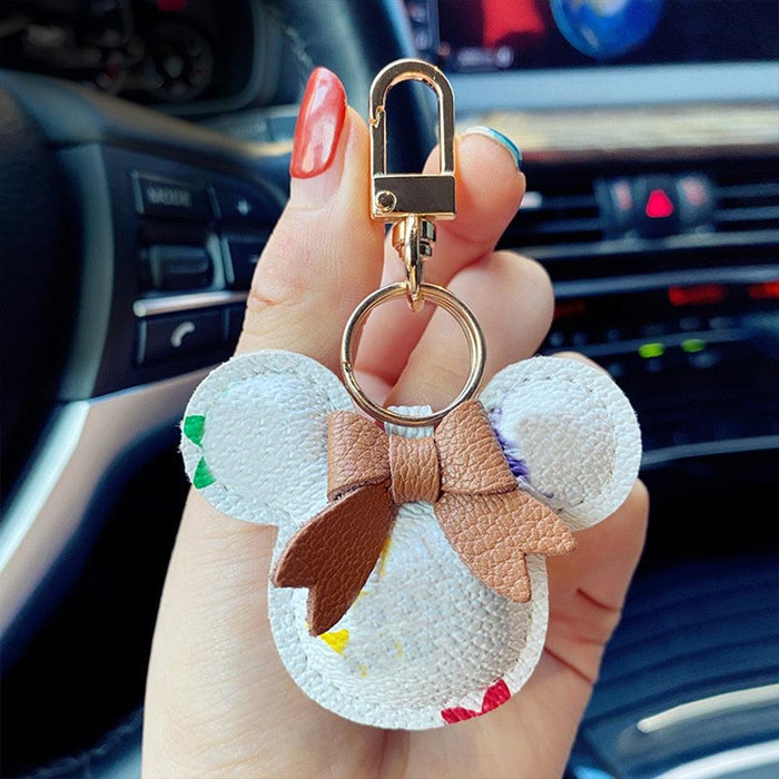 Luxury Leather Creative Car Keychain Key Ring Accessories Gift Girly Mouse Bracelets Accessories Wristlet Cover Shell Letter Holder Strap Plush Pendant Buckle Designer Car Keys Chains For Women