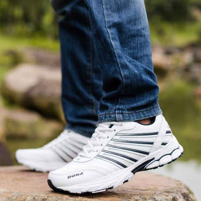 New White Excellent Style Men Running Shoes Lace Up Athletic Sneakers Outdoor Walking Mens Comfortable Fashion Running Sneakers Non Slip Tennis Sport Walking Shoes