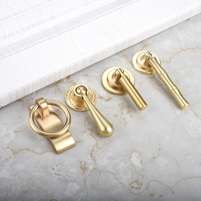 New Chinese Golden Cupboard Door Drawer Concealed Buckle Handle Wardrobe Zinc Alloy Hardware Handle Kitchen Cupboard Hardware Modern Style Furniture Door Pulls