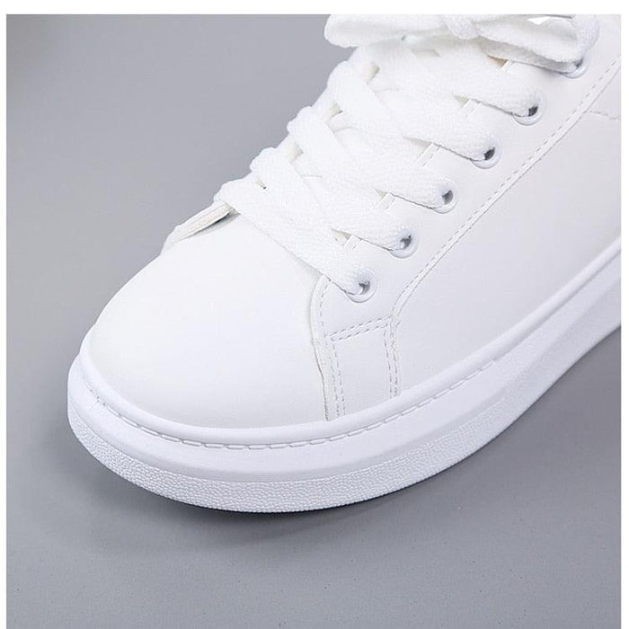 Women Casual New Spring Sneakers Fashion Embroidered White Sneakers Breathable Flower Lace-Up Leather Casual Sports Flat Low Top Sneaker